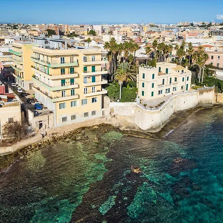 Marlove Sea View With Private Access To The Sea 4*