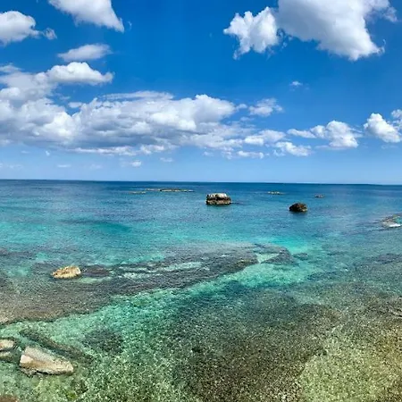 Marlove With Sea View And Private ベッド・アンド・ブレックファスト シラクーサ